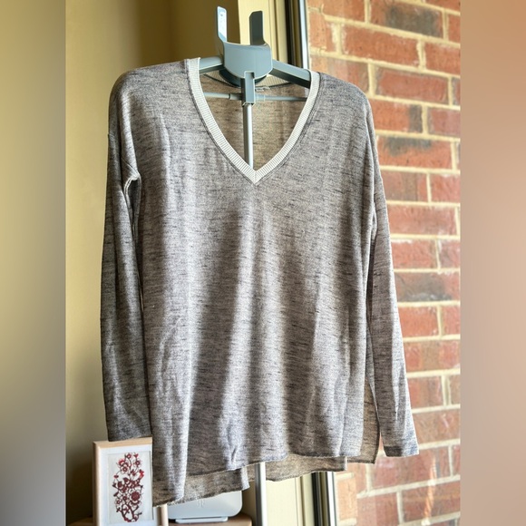 Wilfred Gray V-Neck Women's Top - Picture 2 of 10